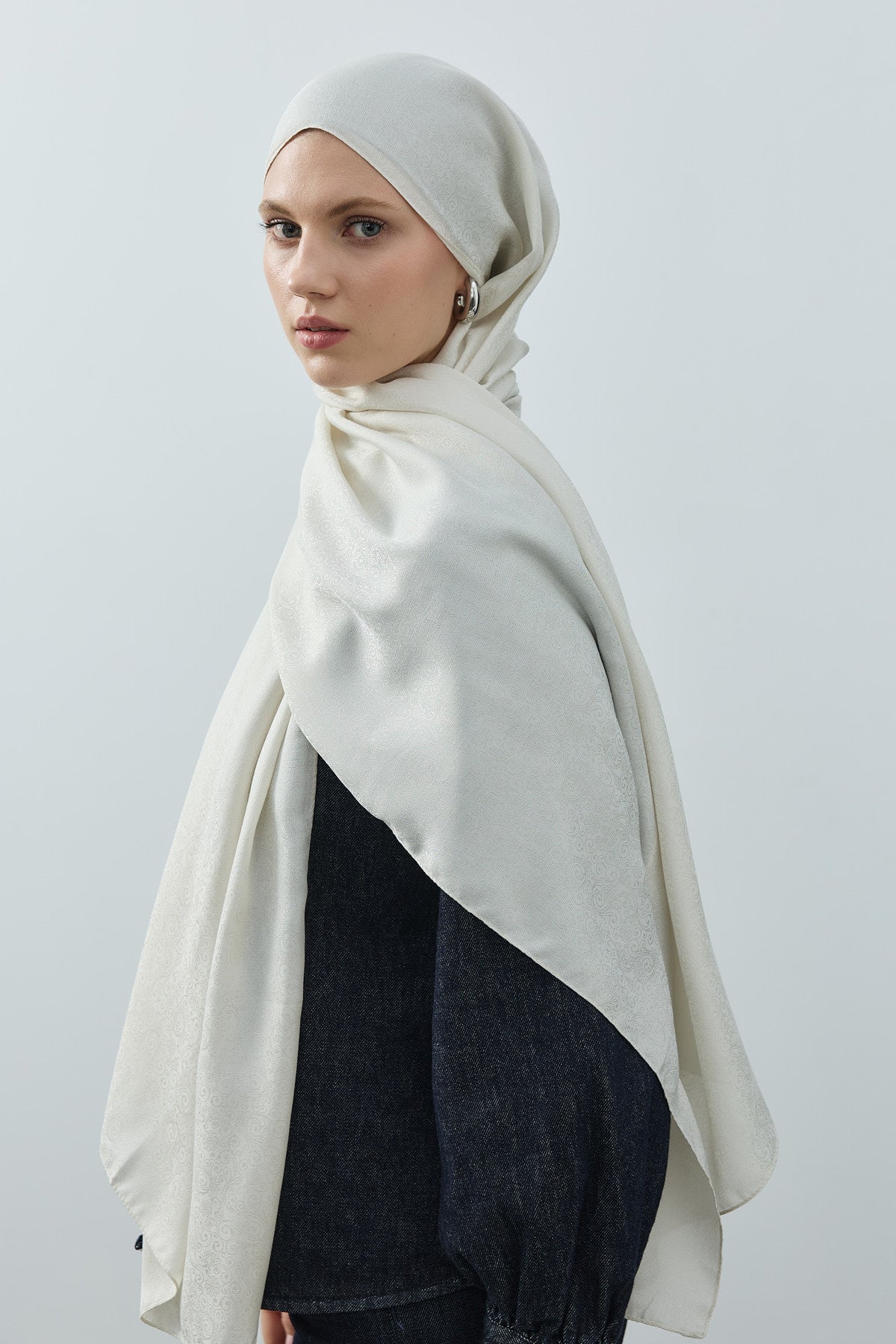 Fezah Prive Şal ve Eşarp Modelleri- {{ file.title }}