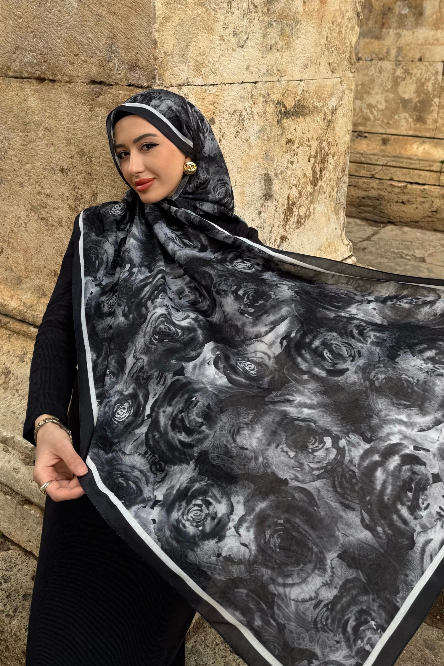 Roza Desen Şal Siyah