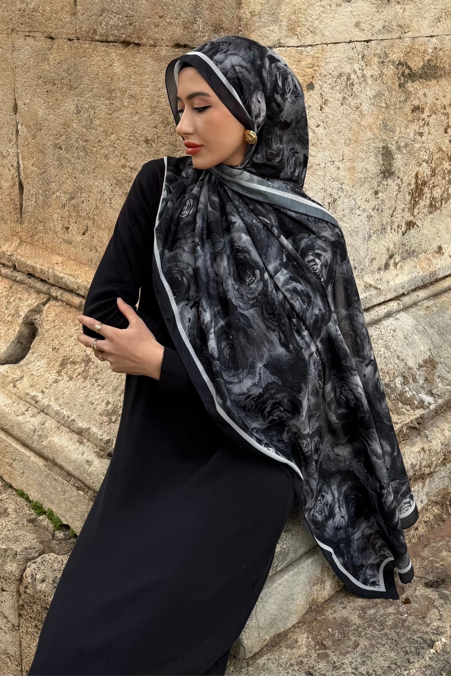 Roza Desen Şal Siyah