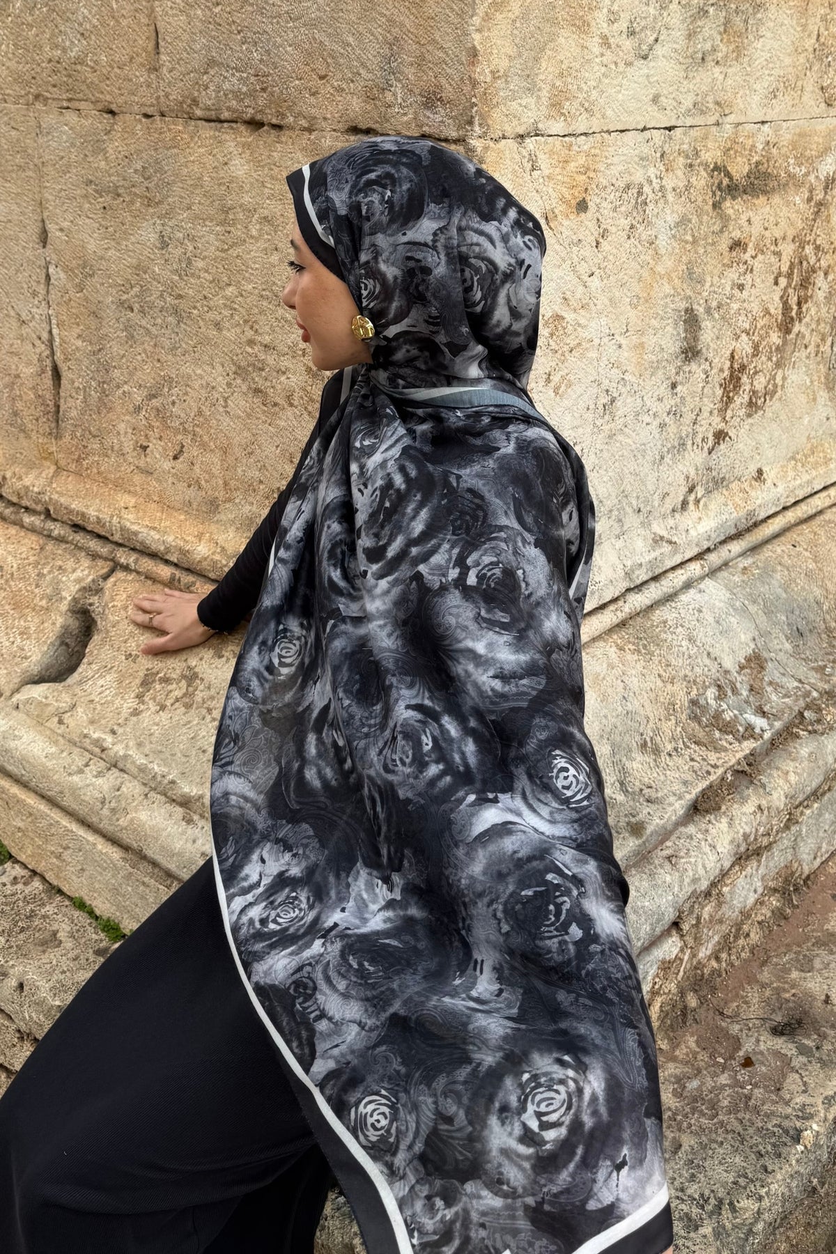 Roza Desen Şal Siyah
