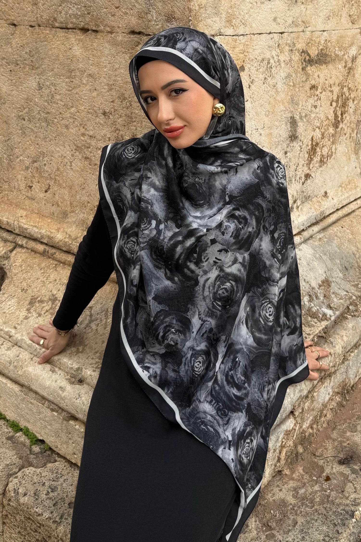 Roza Desen Şal Siyah