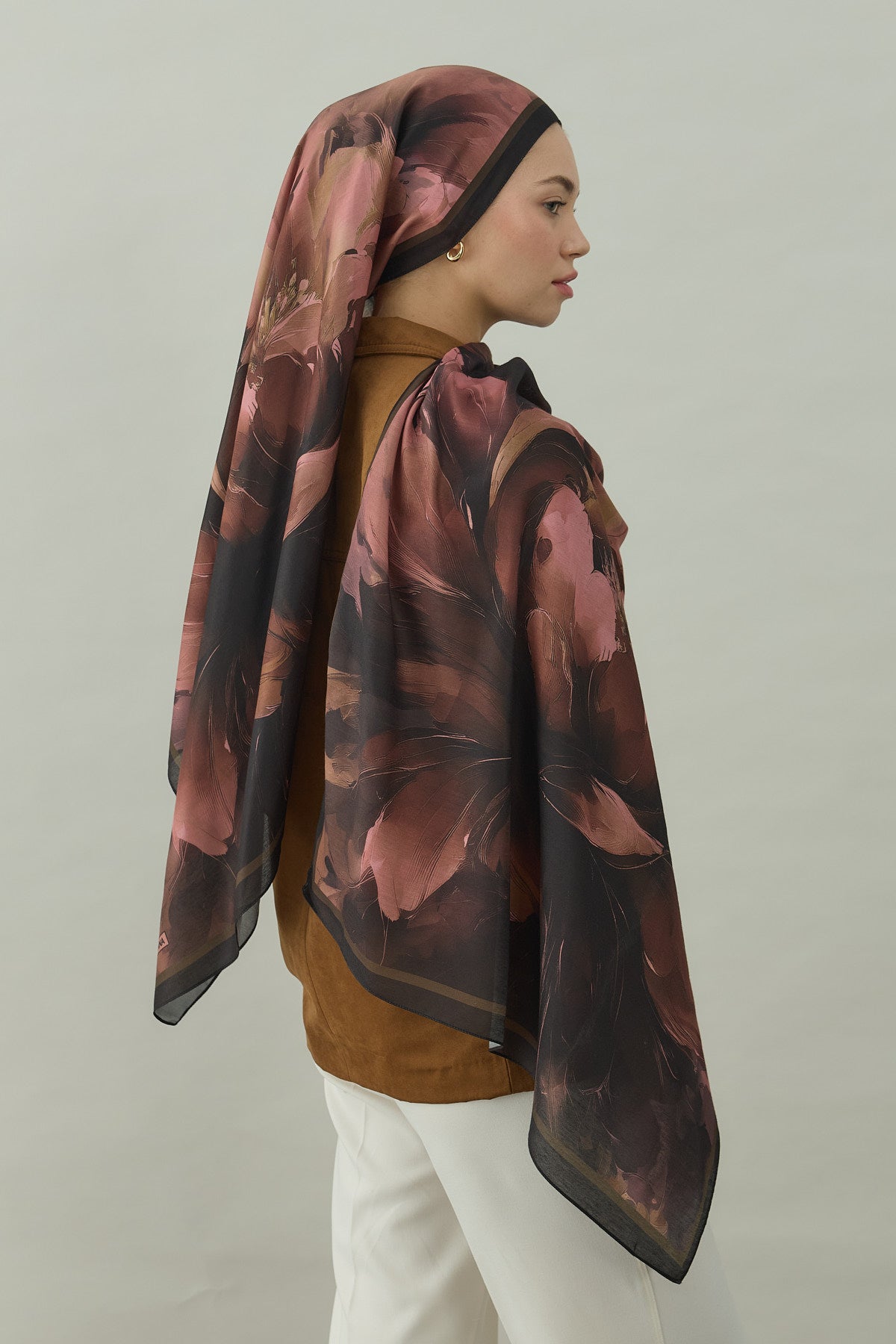 Fezah Prive Şal ve Eşarp Modelleri- {{ file.title }}